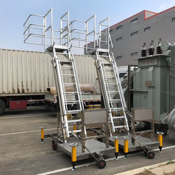 沈阳某药厂采购不锈钢罐车取样梯 移动油罐梯